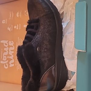 BZees Golden Shootie